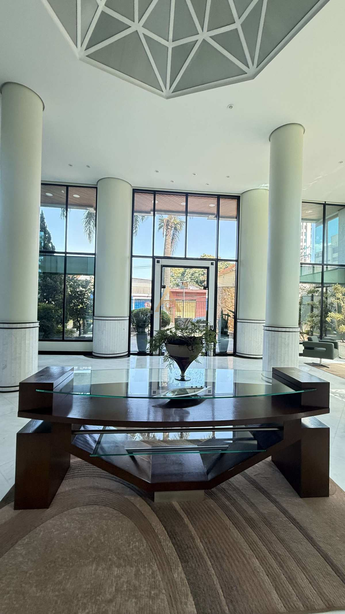  - Apartamento à venda, com 3 quartos, 182m²